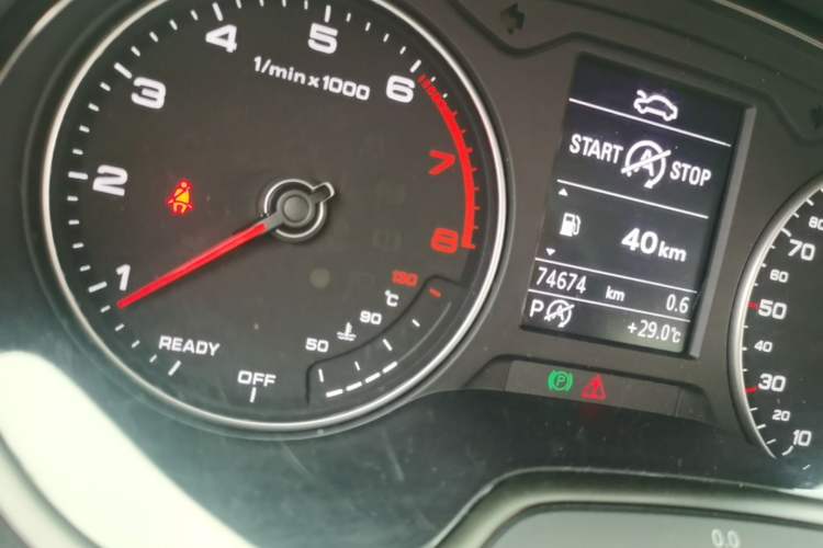 Used Audi A3 2019 Sportback 40 TFSI Sporty Model China VI Odometer Close Up