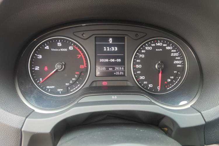 Used Audi A3 2019 Limousine 35 TFSI Style Edition China VI Emission Standard Odometer Close Up