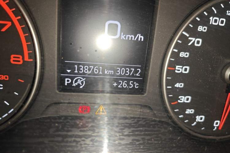 Used Audi A3 2019 Limousine 35 TFSI Style Edition China VI Emission Standard Odometer Close Up