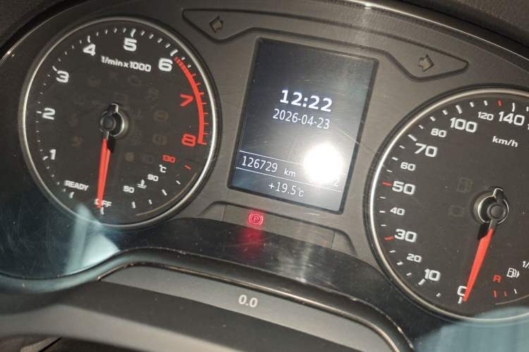 Used Audi A3 2019 Limousine 35 TFSI Fashion Edition China VI Emission Standard Odometer Close Up