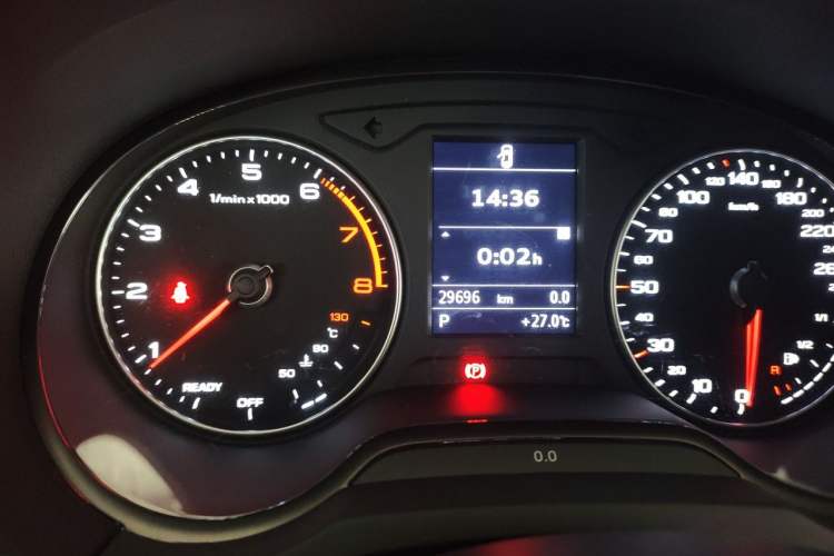 Used Audi A3 2019 Sportback 35 TFSI Fashion Edition China VI Emission Standard Odometer Close Up