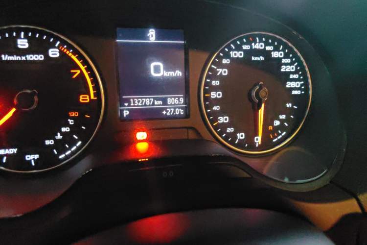 Used Audi A3 2019 Limousine 35 TFSI Ambition China VI Odometer Close Up