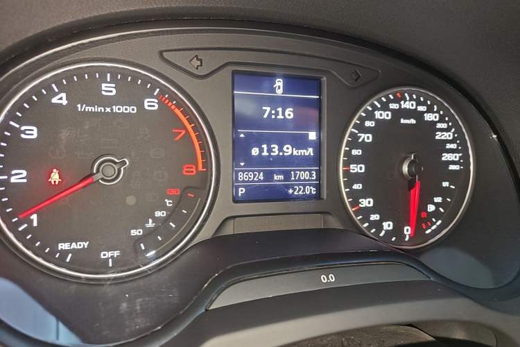 Used Audi A3 2019 Sportback 35 TFSI Fashion Edition China V Odometer Close Up