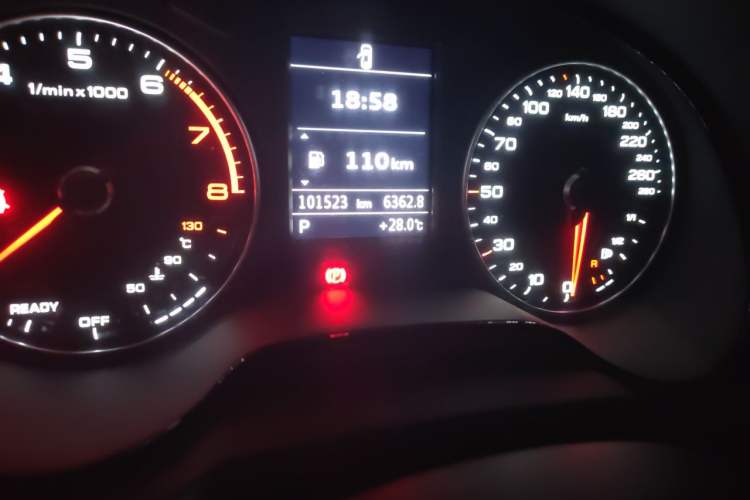 Used Audi A3 2019 Limousine 35 TFSI Ambition China VI Odometer Close Up