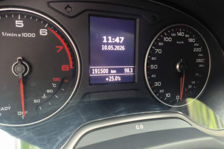Used Audi A3 2019 Limousine 35 TFSI Style Edition China VI Emission Standard Odometer Close Up
