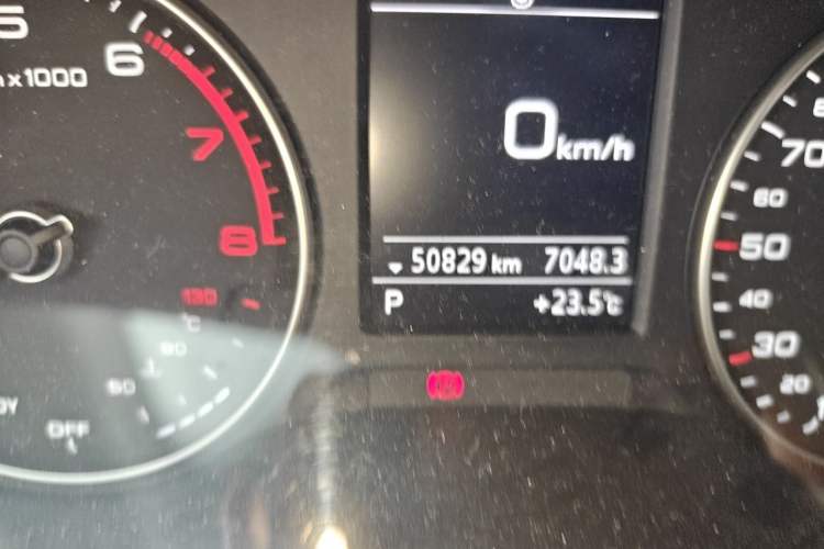 Used Audi A3 2019 Sportback 35 TFSI Ambition China VI Odometer Close Up
