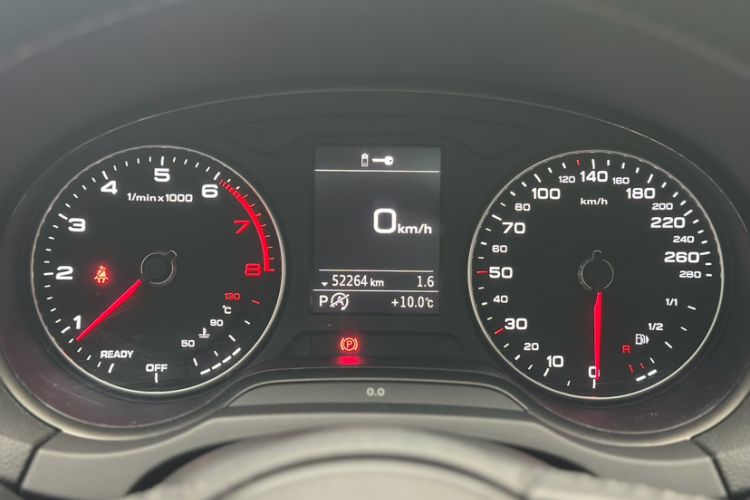 Used Audi A3 2019 Limousine 35 TFSI Style Version China V Emission Standard Odometer Close Up