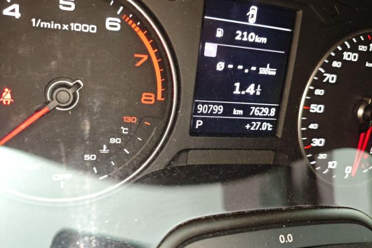 Used Audi A3 2019 Sportback 35 TFSI Fashion Edition China VI Emission Standard Odometer Close Up