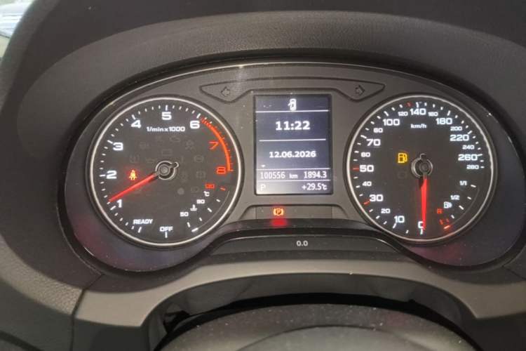 Used Audi A3 2019 Sportback 35 TFSI Fashion Edition China VI Emission Standard Odometer Close Up