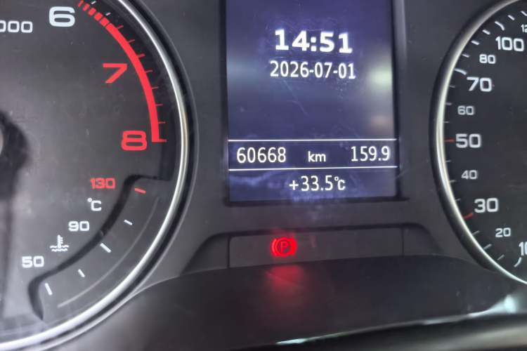 Used Audi A3 2019 Sportback 35 TFSI Fashion Edition China VI Emission Standard Odometer Close Up