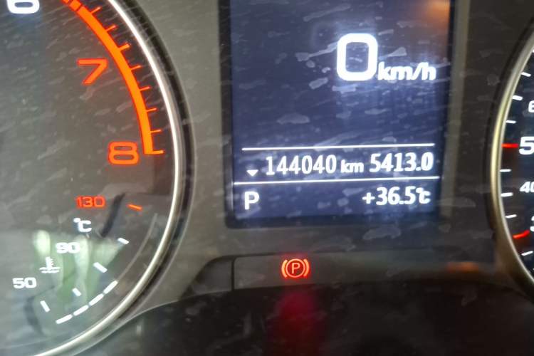 Used Audi A3 2019 Limousine 35 TFSI Fashion Edition China VI Emission Standard Odometer Close Up