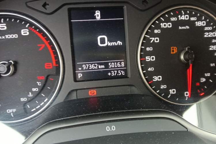Used Audi A3 2019 Limousine 35 TFSI Fashion Edition China VI Emission Standard Odometer Close Up