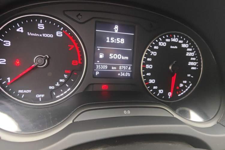 Used Audi A3 2019 Sportback 35 TFSI Fashion Edition China VI Emission Standard Odometer Close Up