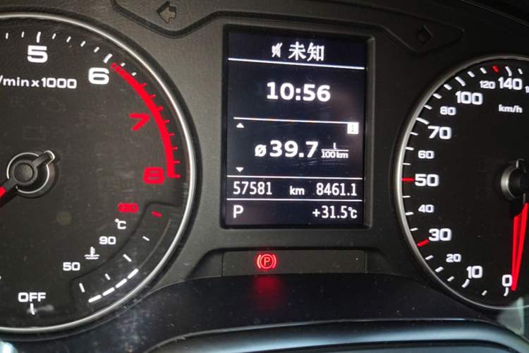 Used Audi A3 2019 Sportback 35 TFSI Fashion Edition China VI Emission Standard Odometer Close Up