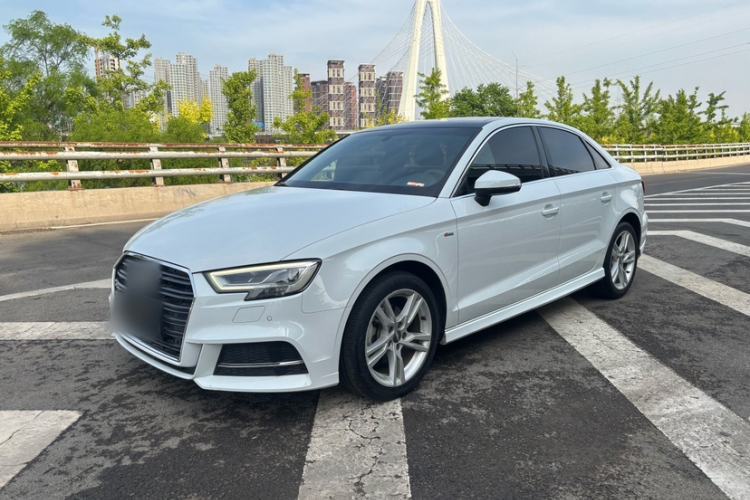 Used Audi A3 2019 Limousine 35 TFSI Fashion Edition China VI Emission Standard Guazi used car, China used car export, Used car for sale, Used  cars, Cheapest cars for sale