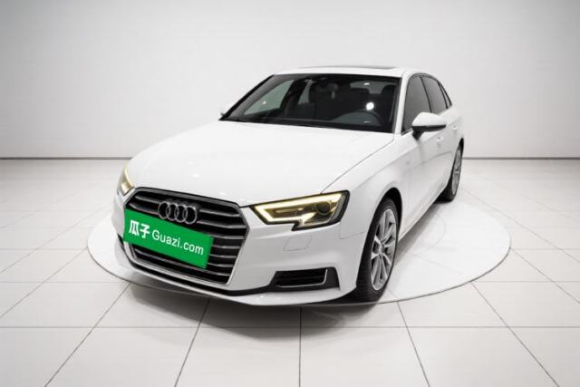 Ojetý Audi A3 2019 Sportback 35 TFSI Ambition China V