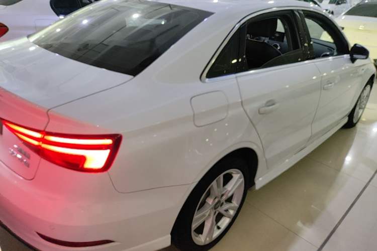 Used Audi A3 2019 Limousine 35 TFSI Fashion Edition China V standard Rear Right 45 Deg