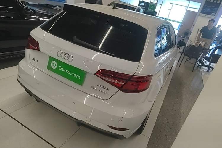 Used Audi A3 2019 Sportback 35 TFSI Fashion Edition China VI Emission Standard Rear Right 45 Deg