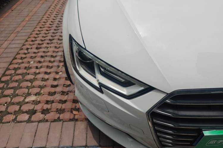 Used Audi A3 2019 Sportback 35 TFSI Ambition China VI Right Front Headlight