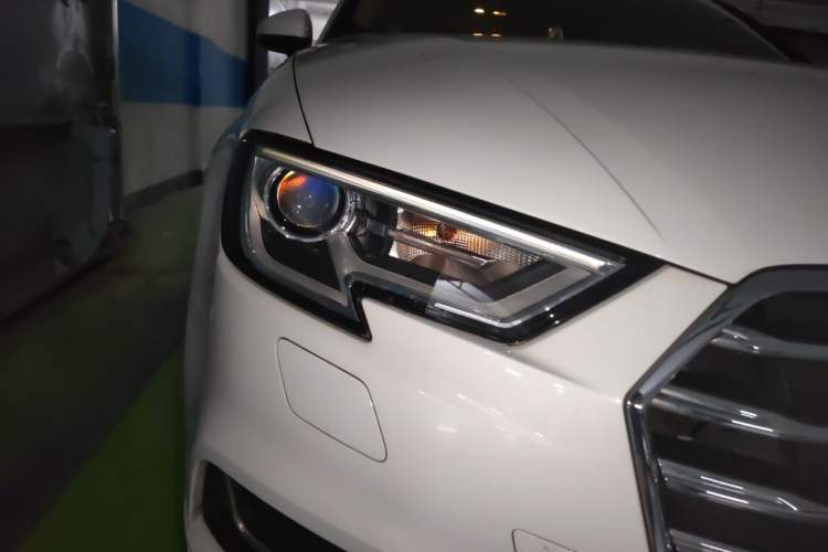 Used Audi A3 2019 Limousine 35 TFSI Ambition China VI Right Front Headlight
