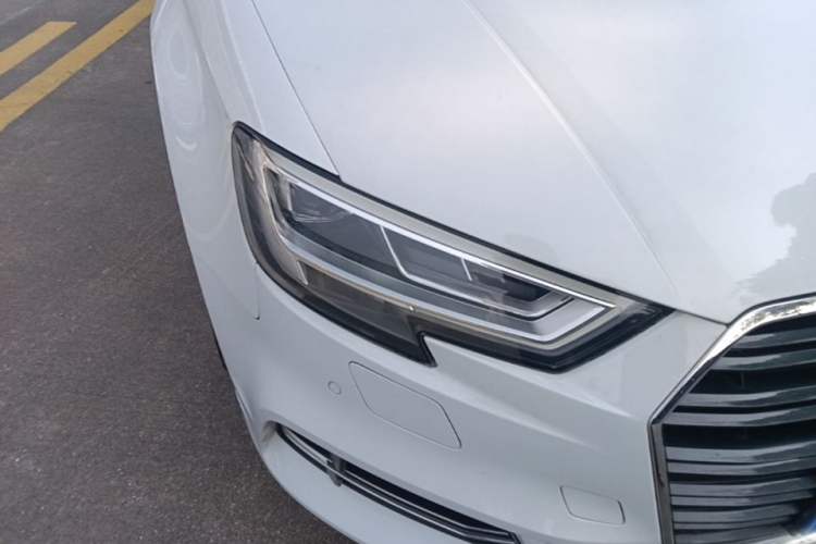 Used Audi A3 2019 Limousine 35 TFSI Fashion Edition China VI Emission Standard Right Front Headlight