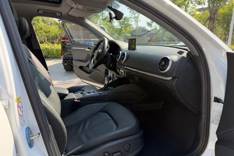 Used Audi A3 2019 Limousine 35 TFSI Style Version China V Emission Standard Right Front Seat