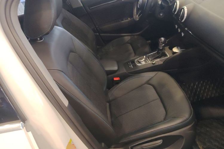 Used Audi A3 2019 Limousine 35 TFSI Fashion Edition China VI Emission Standard Right Front Seat