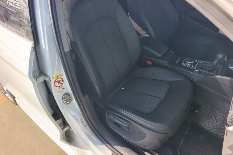 Used Audi A3 2019 Limousine 35 TFSI Fashion Edition China VI Emission Standard Right Front Seat