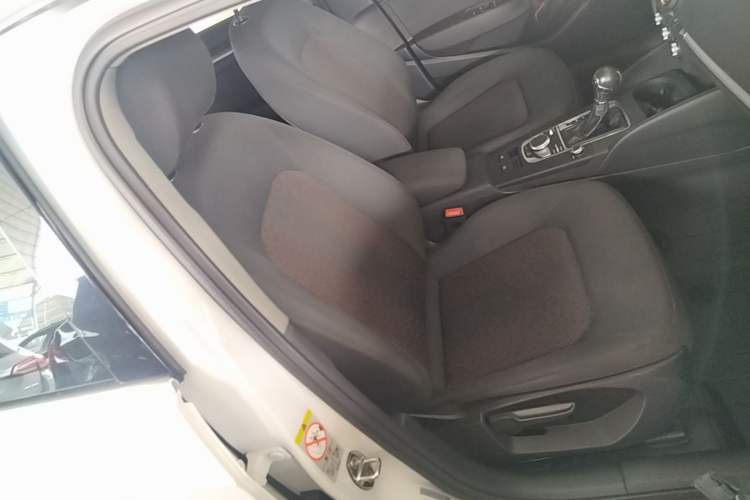 Used Audi A3 2019 Sportback 35 TFSI Ambition China VI Right Front Seat