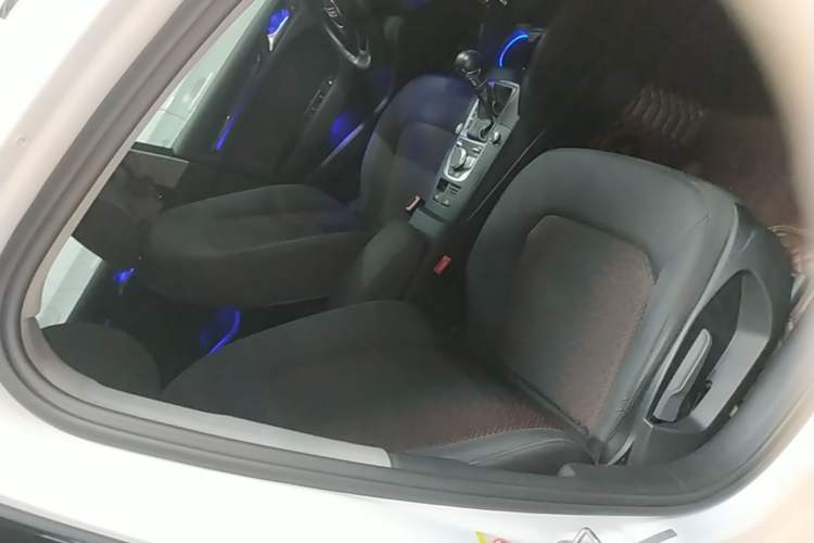 Used Audi A3 2019 Limousine 35 TFSI Ambition China VI Right Front Seat