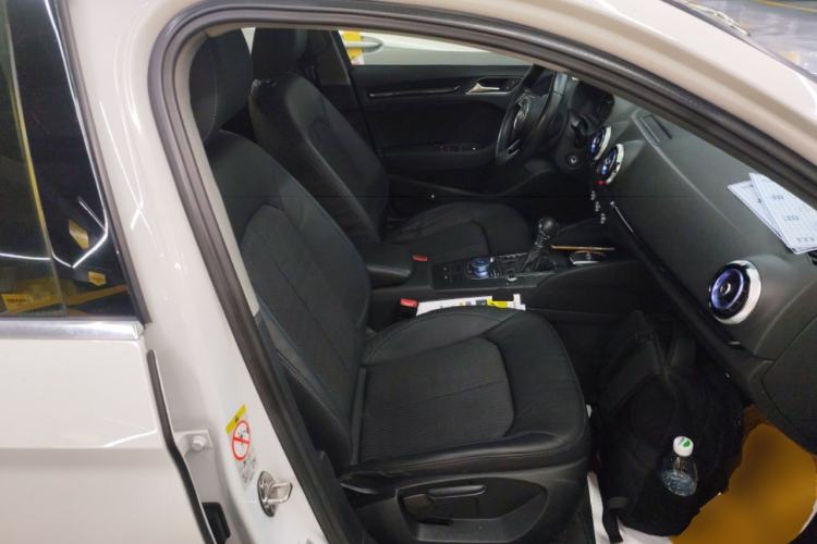 Used Audi A3 2019 Limousine 35 TFSI Fashion Edition China VI Emission Standard Right Front Seat