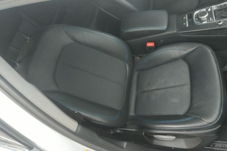 Used Audi A3 2019 Sportback 35 TFSI Fashion Edition China VI Emission Standard Right Front Seat