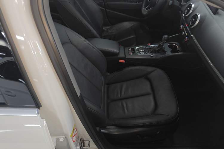 Used Audi A3 2019 Limousine 35 TFSI Style Edition China VI Emission Standard Right Front Seat