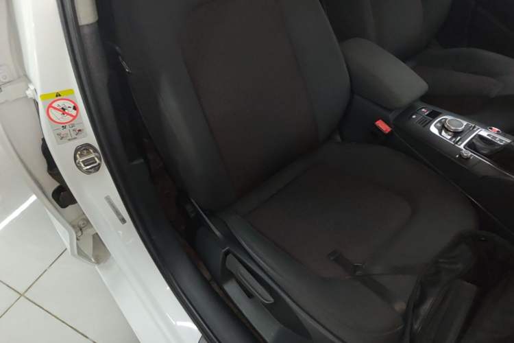 Used Audi A3 2019 Limousine 35 TFSI Ambition China VI Right Front Seat