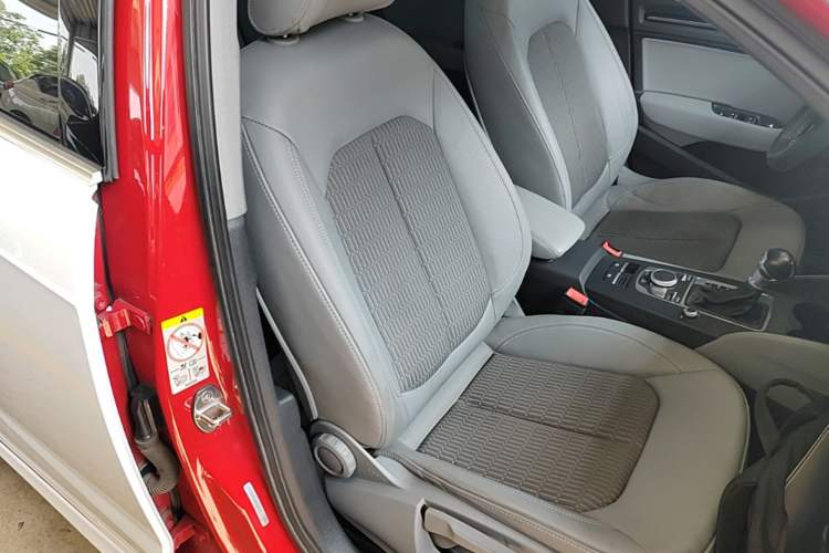 Used Audi A3 2019 Sportback 35 TFSI Fashion Edition China VI Emission Standard Right Front Seat
