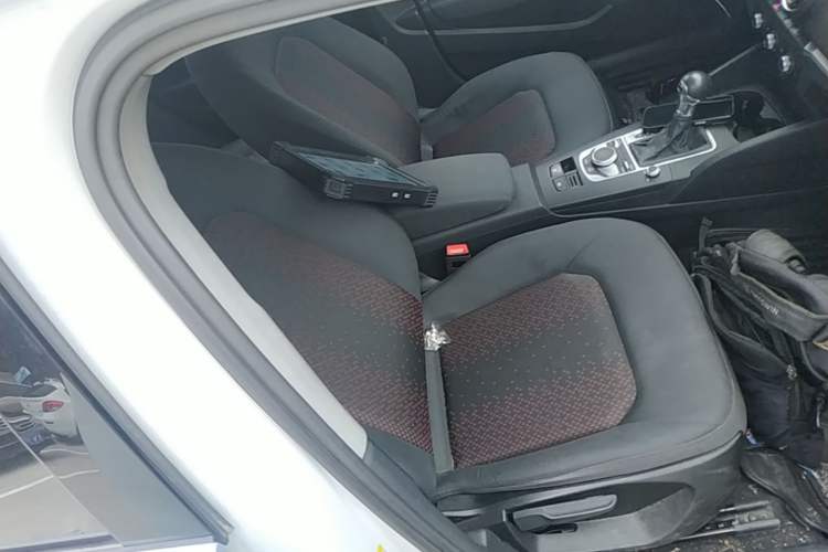 Used Audi A3 2019 Limousine 35 TFSI Ambition China VI Right Front Seat
