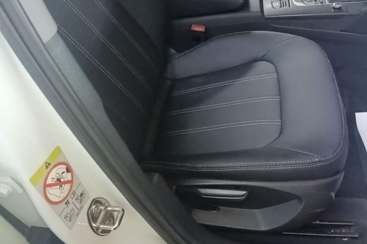 Used Audi A3 2019 Limousine 35 TFSI Ambition China V Right Front Seat