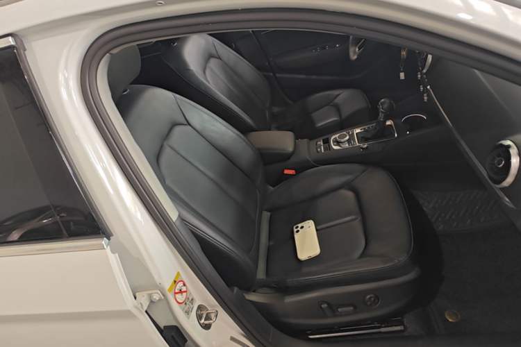 Used Audi A3 2019 Limousine 35 TFSI Style Edition China VI Emission Standard Right Front Seat