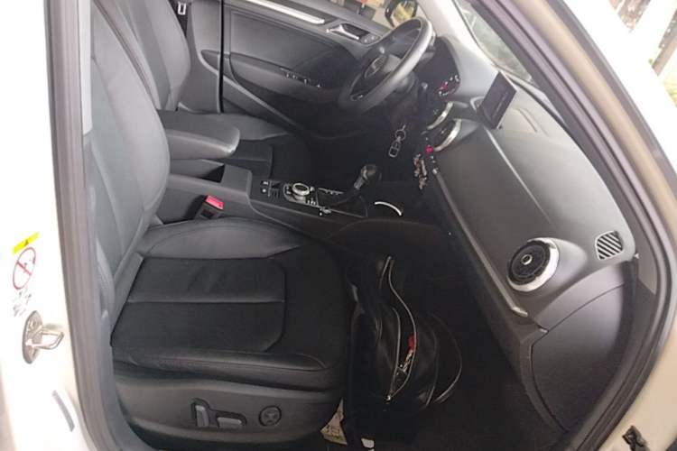 Used Audi A3 2019 Sportback 35 TFSI Style Edition China VI Emission Standard Right Front Seat