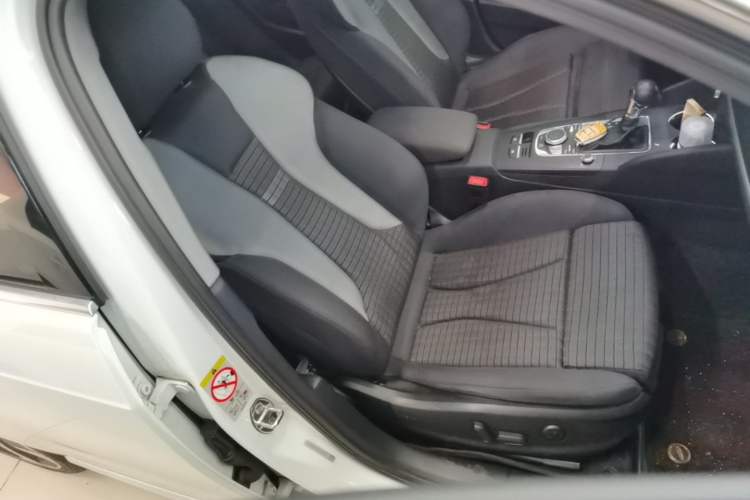 Used Audi A3 2019 Sportback 35 TFSI Sporty Version China VI Right Front Seat