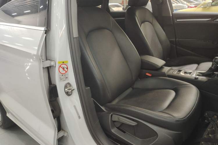 Used Audi A3 2019 Limousine 35 TFSI Ambition China VI Right Front Seat