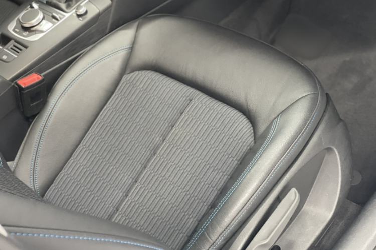 Used Audi A3 2019 Sportback 35 TFSI Fashion Edition China VI Emission Standard Right Front Seat