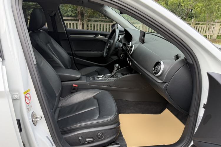 Used Audi A3 2019 Limousine 35 TFSI Style Edition China VI Emission Standard Right Front Seat