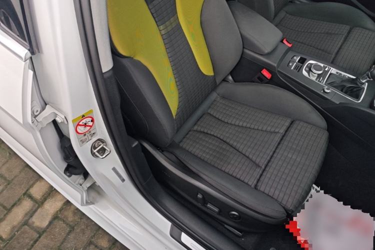 Used Audi A3 2019 Limousine 40 TFSI Sporty Version China VI Right Front Seat