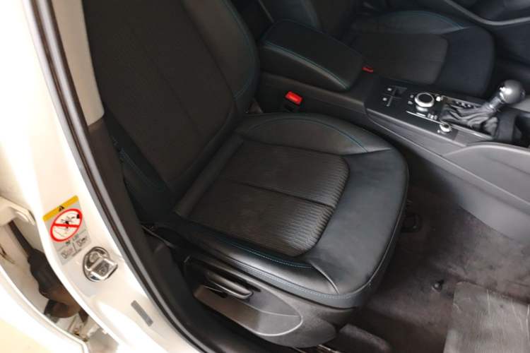 Used Audi A3 2019 Sportback 35 TFSI Fashion Edition China VI Emission Standard Right Front Seat