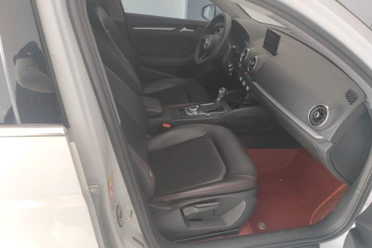 Used Audi A3 2019 Limousine 35 TFSI Ambition China VI Right Front Seat