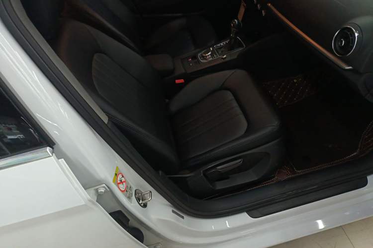 Used Audi A3 2019 Limousine 35 TFSI Ambition China V Right Front Seat