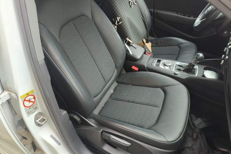 Used Audi A3 2019 Sportback 35 TFSI Fashion Edition China VI Emission Standard Right Front Seat