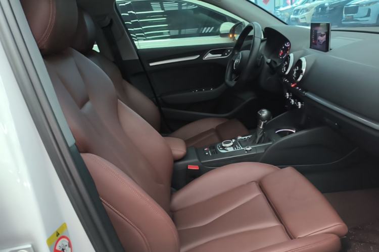 Used Audi A3 2019 Sportback 35 TFSI Sporty Version China VI Right Front Seat