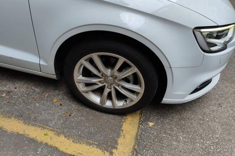 Used Audi A3 2019 Limousine 35 TFSI Ambition China V Right Front Wheel Hub